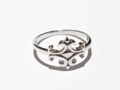 FLEUR De LIS RING