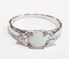 3 STONE OPAL 5.5ctr, 2x HEART